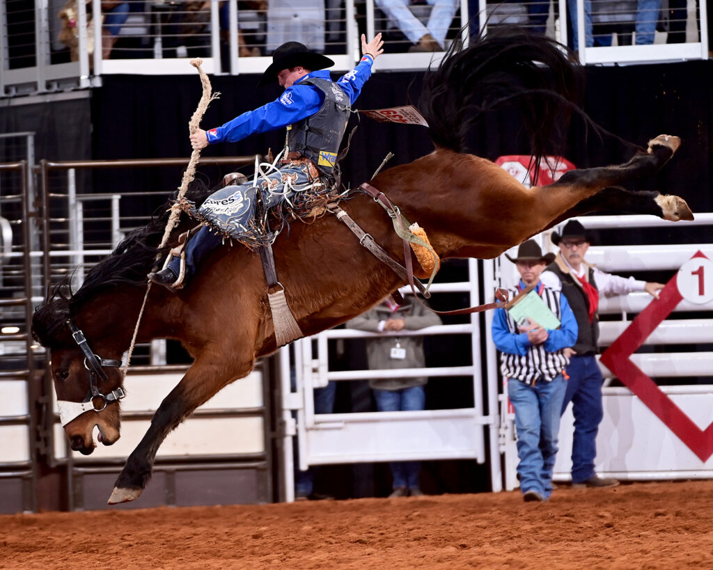 STETSON WRIGHT BEGINS DEFENSE OF FORT WORTH BRONC RIDING TITLE TENN