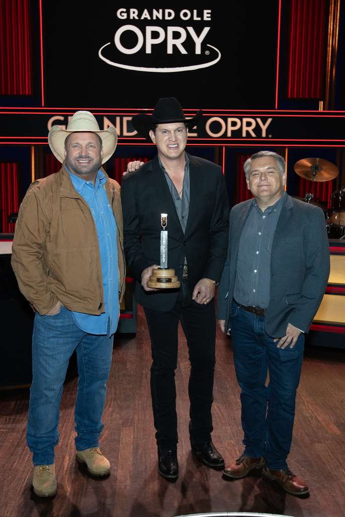 Jon Pardi Lights Up The Opry With A Performance Of “Night Shift