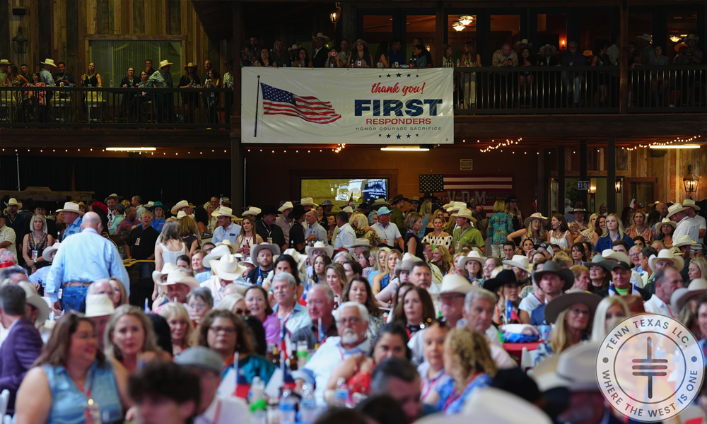 Strait To The Heart Crowd