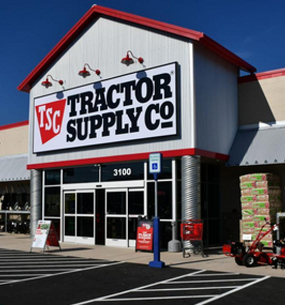 Tractor Supply store front